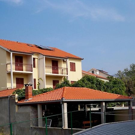 Guesthouse Lucic 오레비츠 외부 사진